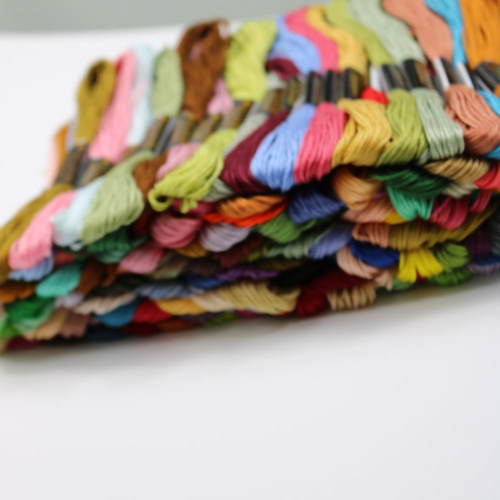 50가지 색상의 십자수실을 고정했습니다. 테릴렌 면 자 - Embroidery Diy 리뷰 및 가격